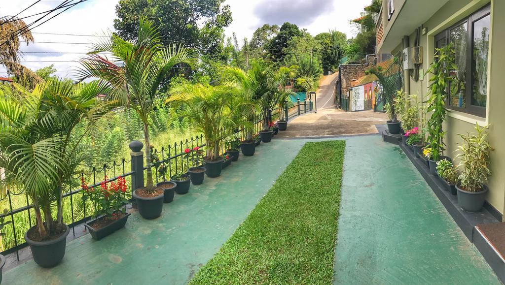 Yes Paradise Kandy Exterior foto
