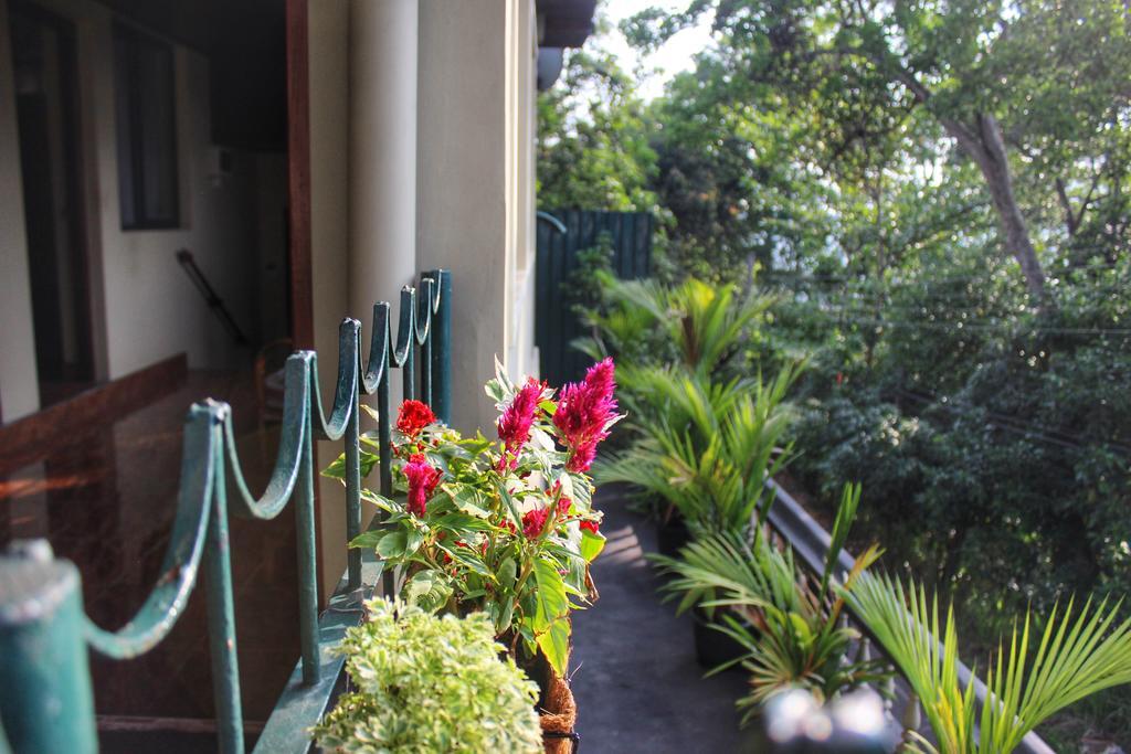 Yes Paradise Kandy Exterior foto